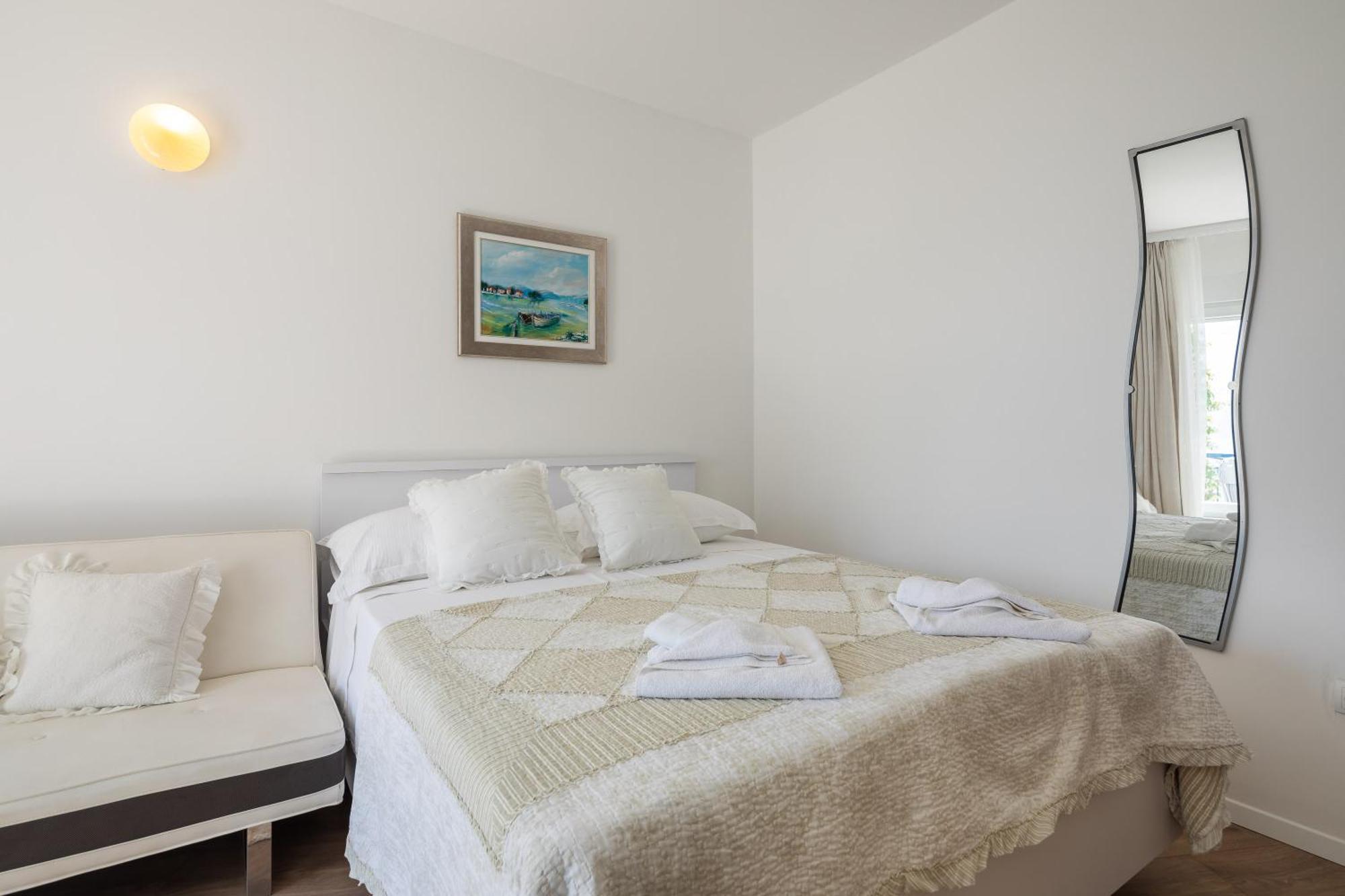 Caleta Seaview Suites II - Pool & Jacuzzi Lokva Rogoznica Eksteriør bilde